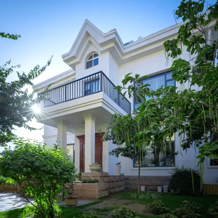 Yining Yishe Yijie Homestay