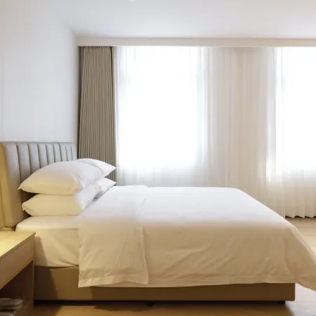 Julaier Hotel (Shantou Mixc High-speed Railway Station)