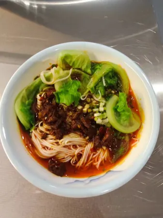 Tuke China Light Hotel (Guanghan Sanxingdui Branch) Отели рядом с достопримечательностью «Jinyan Square»