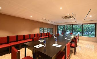 Zhaoqing Kaijing Hotel(Gaoyao District Government Polytechnic Institute Store)
