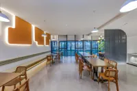 Wanjin Hotel (Zhengzhou Airport Area Shuanghe Lake Central Park)