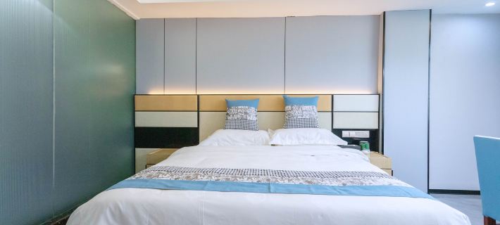 Tuwo Holiday Hotel (You County Bus Terminal) Hotels in You County