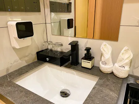 Manjitong Hotel (Jinjiang International Airport Century Park)
