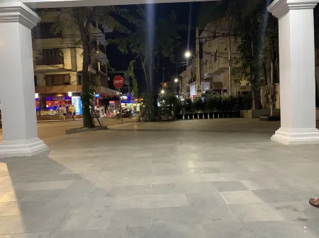 Nico’s Hotel and SkyBar