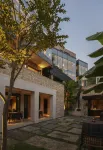 Backlighting  Village  Hotel Отели рядом с достопримечательностью «Qiliting Pavilion»