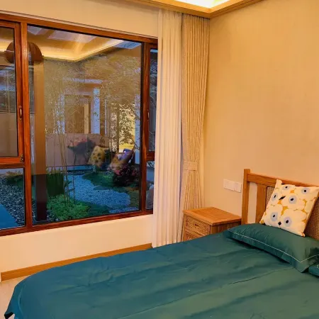 JINGLU HOMESTAY