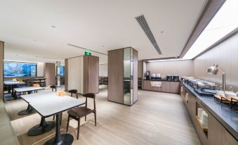 Hanting Hotel (Harbin Central Street Pedestrian Street Qianjin Road)