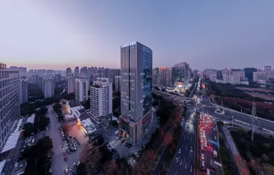 Lis Future Hotel (Zhengwuqu Swan Lake Wanda) Các khách sạn gần Anhui Agricultural University No.3 Athletic Field