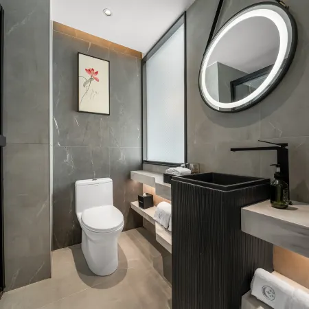Yibin moon Peninsula Light Hotel(University City & Exhibition Center)