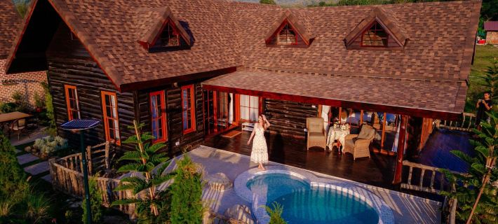 Pine Village Hotels in Mae On