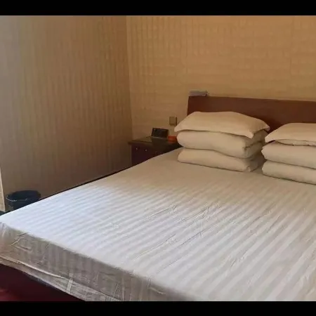 Dongxing Hotel
