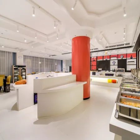 Huaqian Mingyue Hotel (Zhengzhou Xinzheng Zijing Mountain South Road Branch) Отели рядом с достопримечательностью «Ван Император Цинь Цинь»