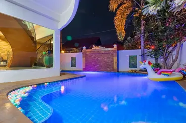 รูปภาพของTewaree Villa - Pattaya Holiday House Walking Street 4 Bedrooms