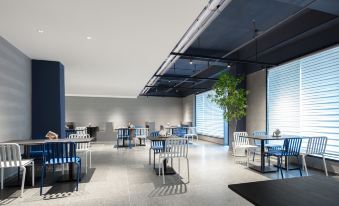 Qingdao Zhanqiao Railway Station Light Residence Hotel