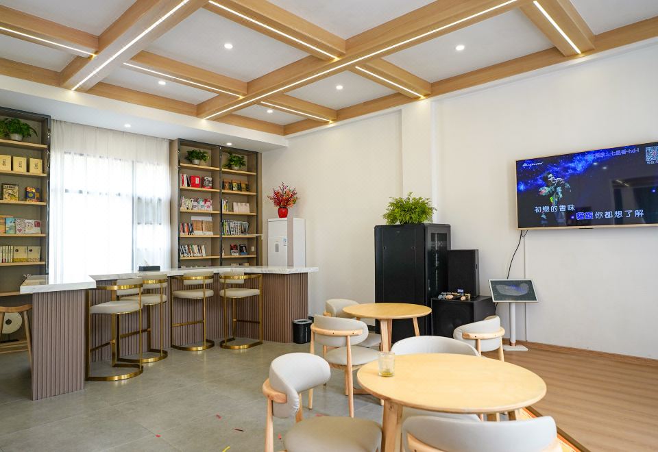 충이 마오핑 인에서 제공되는 조식 세트 메뉴 예시