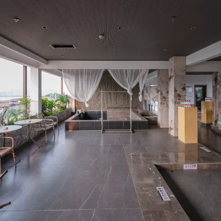 Mile Huquan Shuixiang Haofeng Wyndham Hot Spring Hotel