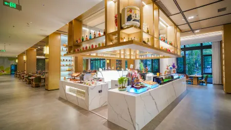 Qingyuan Fogang Senbola Squirrel Hotel Отели рядом с достопримечательностью «Mt. Yangjiao Forest Park»