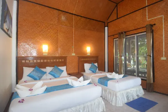 ห้องสำหรับครอบครัวพร้อมวิวสระว่ายน้ำ