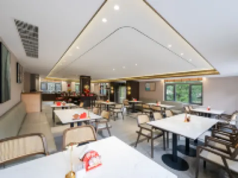 Lushan Zhihong Hotel (Meilu Store, Guling Street, Mount Lushan Scenic Zone) Hotels in Lu Shan