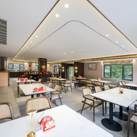 Lushan Zhihong Hotel (Meilu Store, Guling Street, Mount Lushan Scenic Zone)