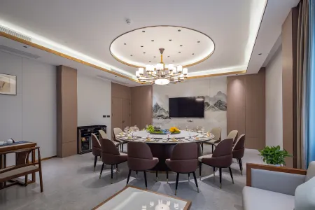 Yichang Xiazhou Yiling Hotel (Jiefang Road Pedestrian Street, Yanjiang Avenue)