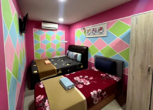 โรงแรมเดกลอรี ยูเอสเจ 21