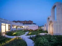 Zhaolan Light Luxury Vacation Homestay (Tekes Bagua City Store)