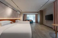 Borrman Hotel (Shennongjia Muyu Town Tourism Distribution Center)