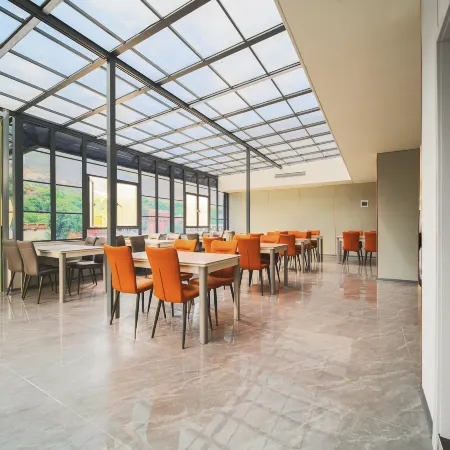 Yayue Hotel (Ganzi Batang Taoyuan Road)