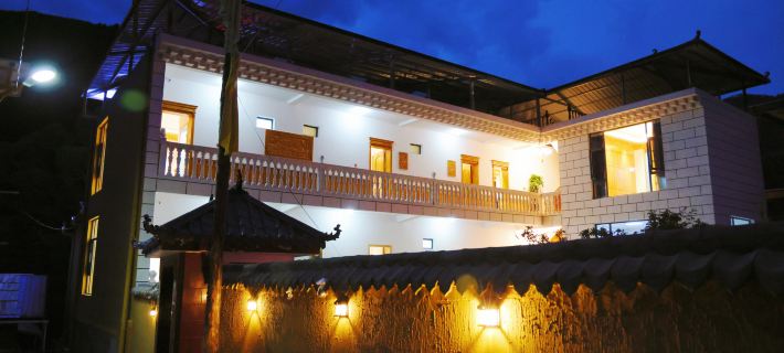 Nuoyangcang Homestay Hotel di Têwo