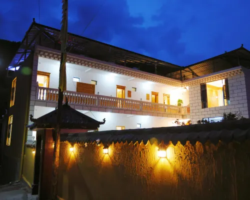 Nuoyangcang Homestay Hoteles en Diebu