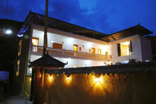 Nuoyangcang Homestay