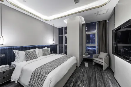 NASA Yunduan High-altitude Riverview Hotel (Chongqing Jiefangbei Pedestrian Street) Отели рядом с достопримечательностью «Chongqing Technology and Business University»