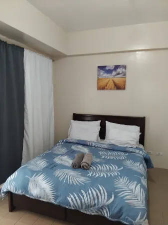 Henry's Newport Deluxe Condotel