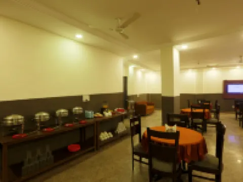 Hotel Square Plaza -Near IGI Airport Terminal 3 Hotels in Neu-Delhi