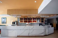 LANOU Hotel (Korla Jindu Square Peacock River Store)