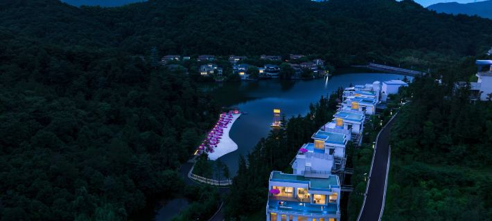 Moganshan Sky Swimming Pool Resort Hotels in Deqing