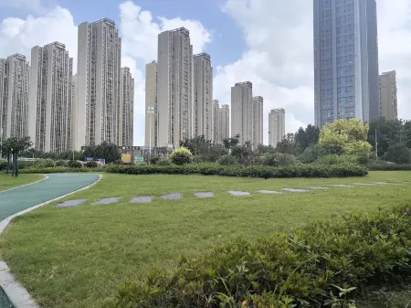 Jing'an  Rezen Hotel Hefei Отели рядом с достопримечательностью «Mingjiao Temple»