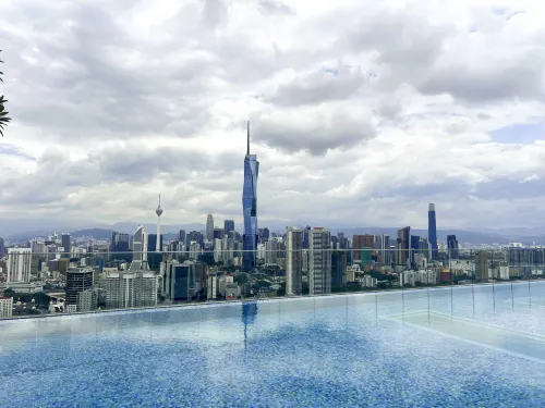 Sky Pool Suites KL Sentral - Riveria City