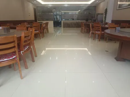 Jinyuan Business Hotel Отели в г. Хайлунь