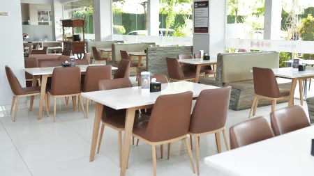 Urban Style Hotel Lampung, Azana Hotels Collection Отели в г. Pringsewu