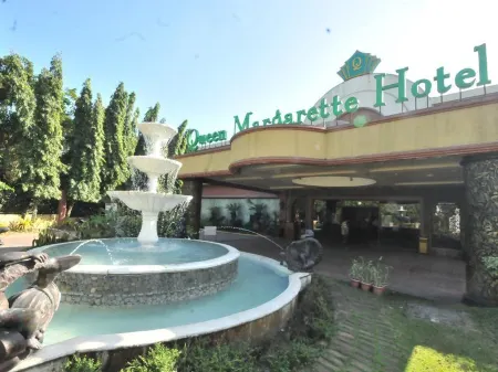 Queen Margarette Hotel Mauban Отели в г. Мобан