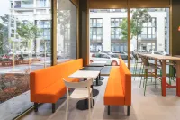 easyHotel Marseille Euromed Hotels in Marseille