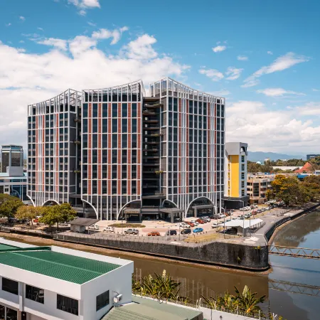 The SIGAR Hotel at Sutera Bay. Отели рядом с достопримечательностью «Торговый центр Oceanus Waterfront Mall»