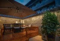 Lao Chenggen Courtyard Homestay (Daiwangfu Store in Datong Ancient City) - balcony