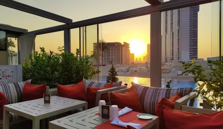 Grand Cosmopolitan Hotel