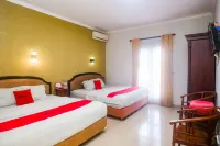 RedDoorz Plus near Adisucipto Airport 2