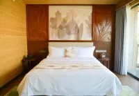 Bai Ma Lake Wetland Hotel