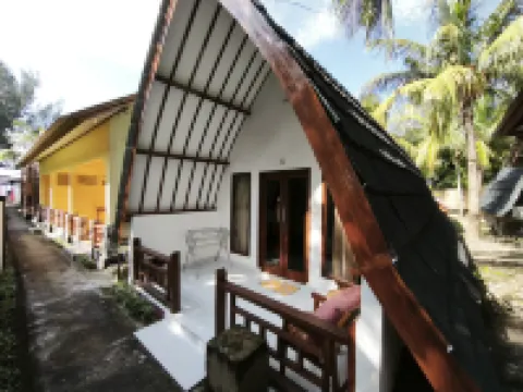Matahari Bungalow 3 Hotels near Gili Island Diving Center