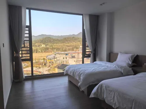 Longmen Zhuyunju Homestay